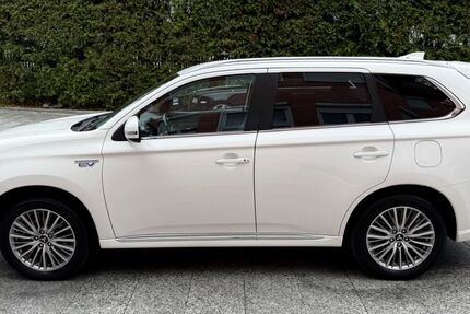 Mitsubishi Outlander 150.000 km 16.980 &euro; München 81827