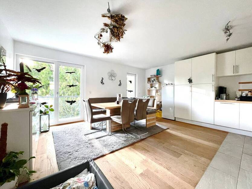 Exklusive 3-Zi-MaisonetteWohnung m. Dachterrasse, 2 Bäder u. EBK für gehobene Ansprüche