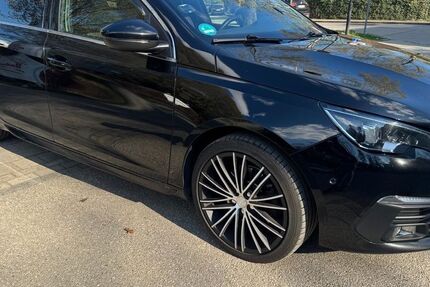 Peugeot 308 194.000 km 9.400 &euro; Riemerling 85521