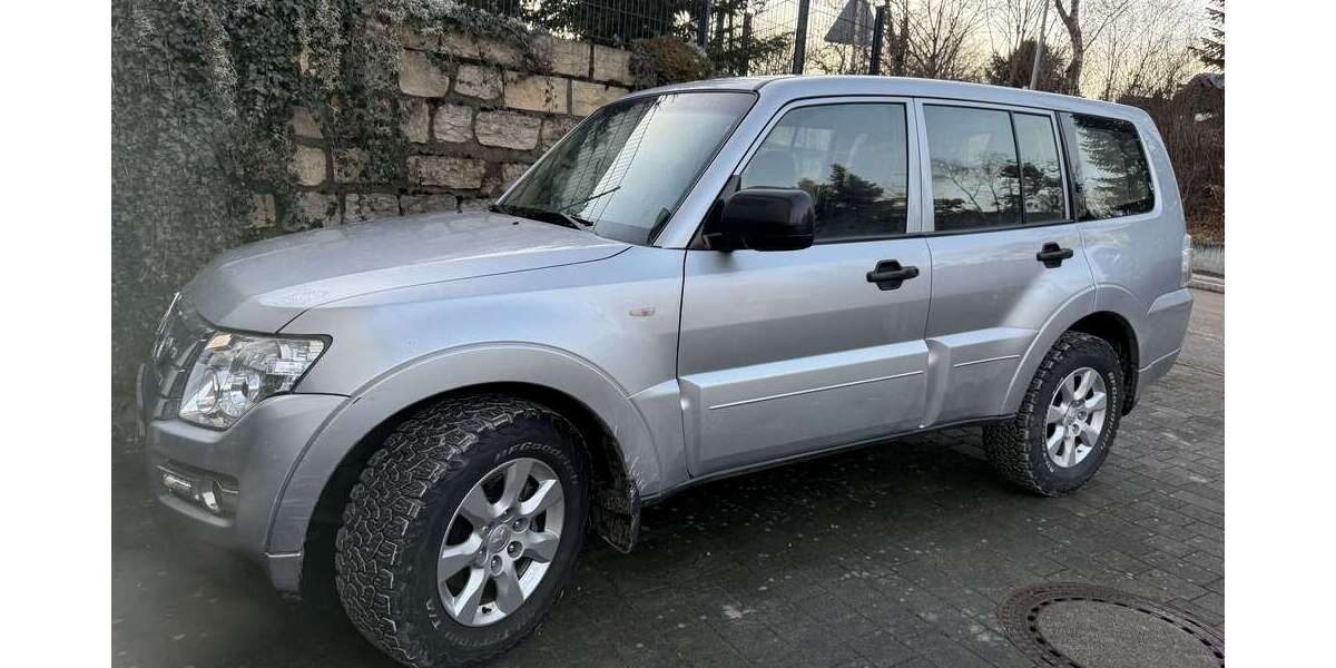Mitsubishi Pajero 175.000 km 17.600 &euro; München 81375