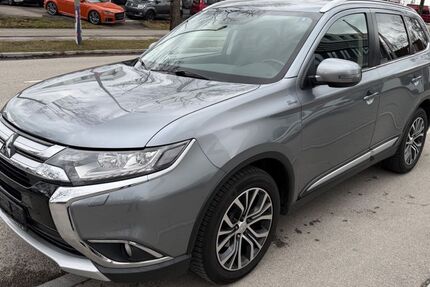 Mitsubishi Outlander 97.000 km 17.990 &euro; München 81825