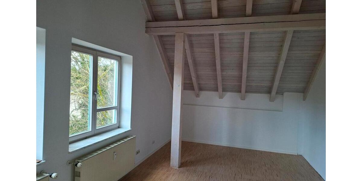 Dachgeschoßwohnung München Sendling-Westpark - 3 Zimmer, 125 m&sup2;, 2.200&euro; | Angebot:26300360