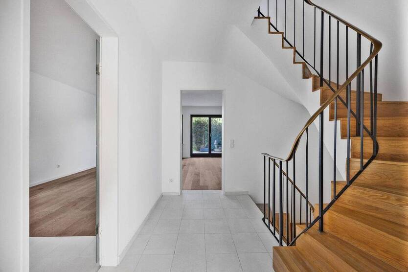 Modernes Reihenhaus mit Sauna & großem Garten in München