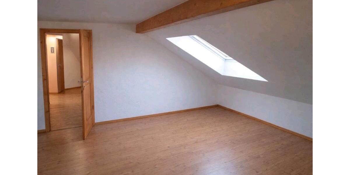 Dachgeschoßwohnung Ismaning - 3 Zimmer, 71 m&sup2;, 355.000&euro; | Angebot:26068111