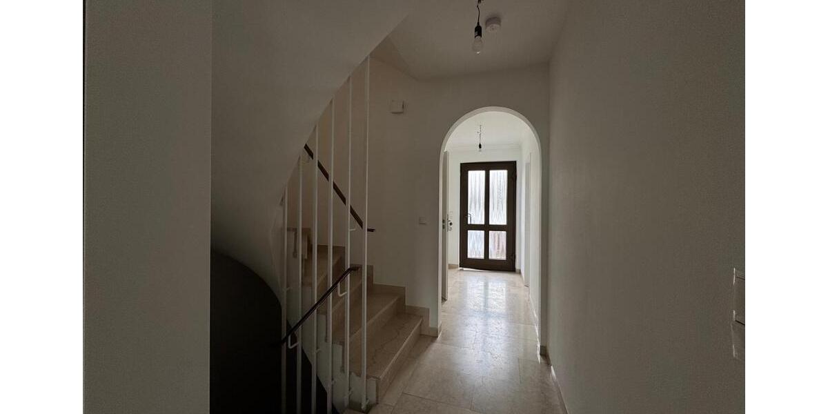 Doppelhaushälfte Gilching - 6 Zimmer, 160 m&sup2;, 2.850&euro; | Angebot:25540017