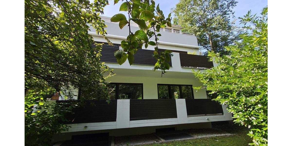 Toplage, stark renovierungsbedürftig 4 zimmer