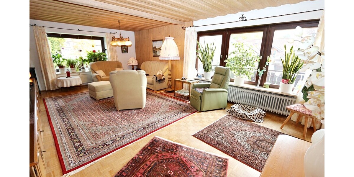 !! RARITÄT in SEENÄHE !! 4-Zimmer-WOHNUNG in Zwei-Familien-Haus * OG + DG mit Balkon + Garten * STA 4 zimmer