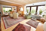 !! RARITÄT in SEENÄHE !! 4-Zimmer-WOHNUNG in Zwei-Familien-Haus * OG + DG mit Balkon + Garten * STA 4 zimmer