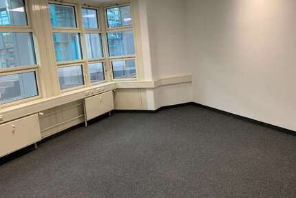 Büro in Grasbrunn 3.144 € 483 m²