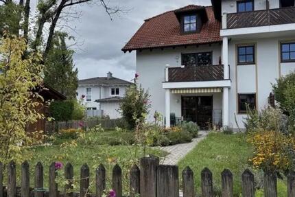 Befristet: Schöne 2-Zimmer-DG-Wohnung mit Balkon+EBK in Eichenau zimmer