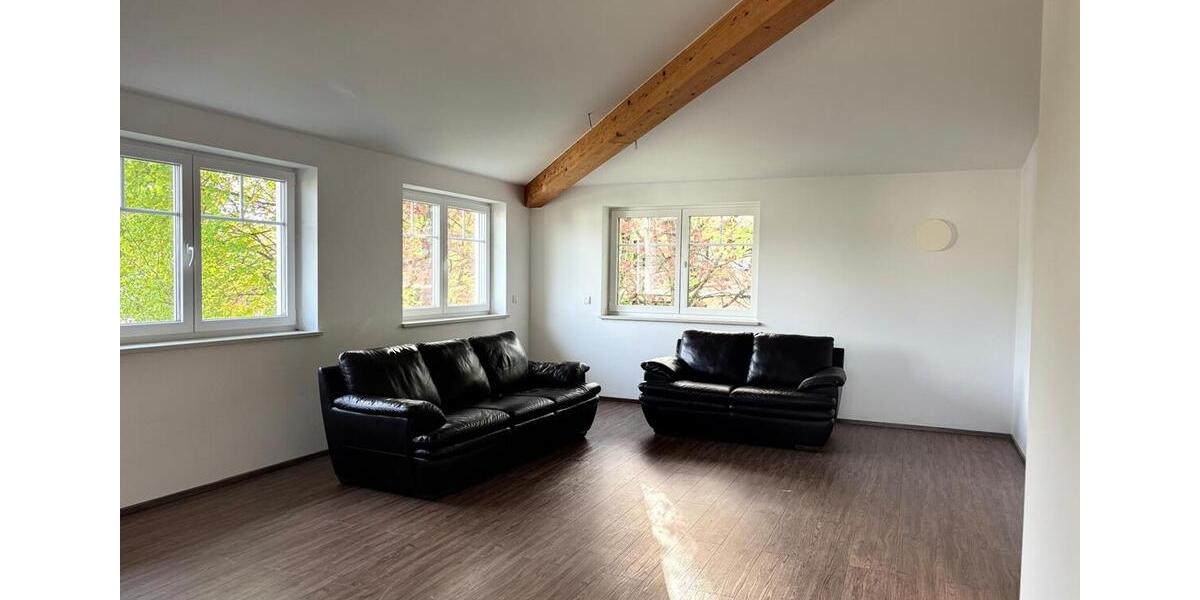 Dachgeschoßwohnung Gauting - 3 Zimmer, 129 m&sup2;, 1.800&euro; | Angebot:26645462