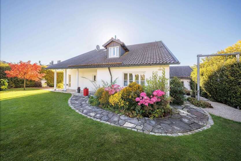 Haus zum Kaufen in Zorneding 1.390.000 € 240 m²