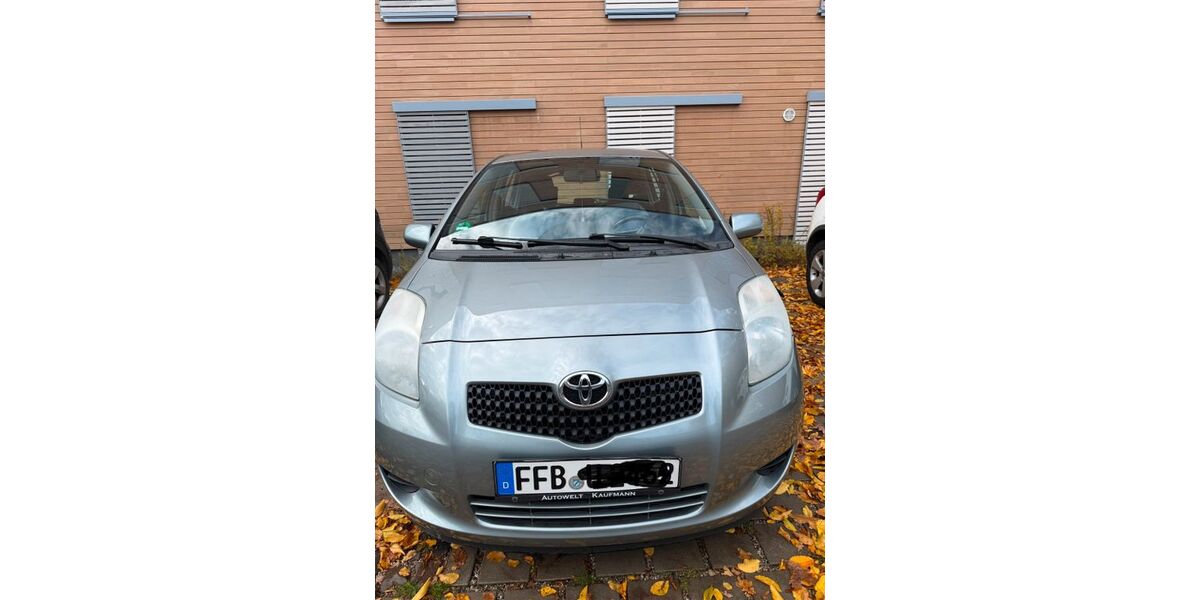 Toyota Yaris 128.500 km 4.500 &euro; Eichenau 82223