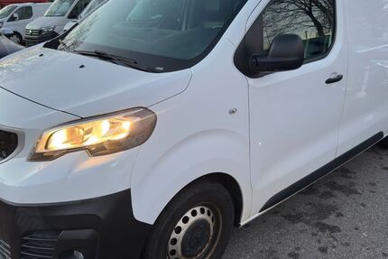 Peugeot Expert 132.000 km 11.900 &euro; München 81243