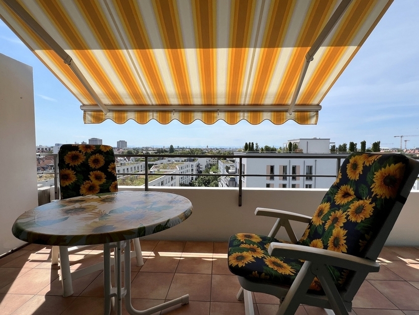 Sonnige Dachgeschoss-Wohnung in Schwabing mit herrlichem Ausblick
