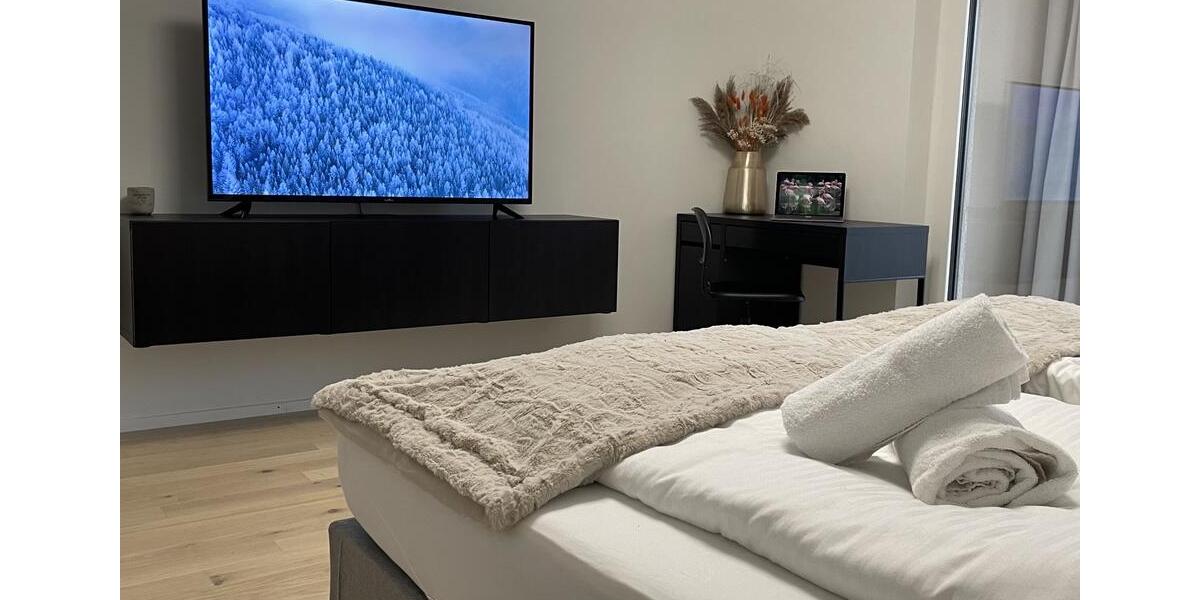 Möblierte-Wohnung | Luxus-Küche | Balkon | XL-TG-Stellplatz 4 zimmer