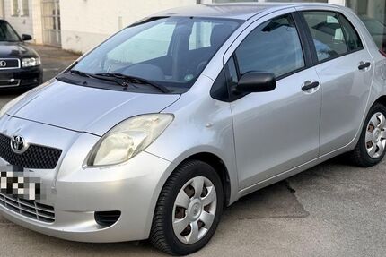 Toyota Yaris 90.000 km 2.199 &euro; München 82178