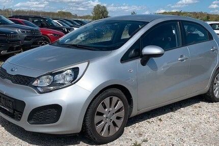 Kia Rio 119.049 km 3.990 &euro; München 81827
