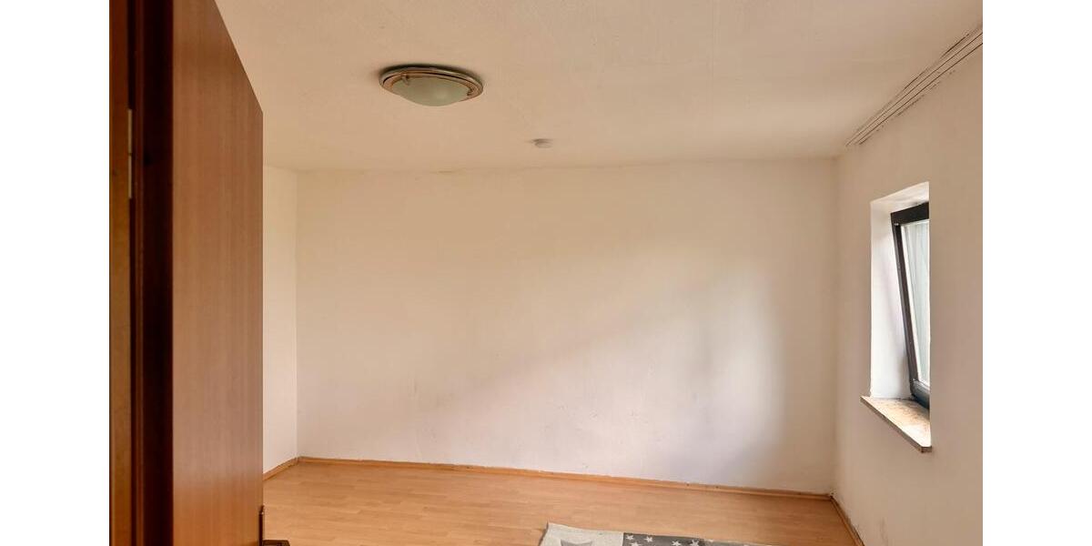 Reihenhaus München Schwabing-Freimann - 6 Zimmer, 145 m&sup2;, 249.000&euro; | Angebot:26283542