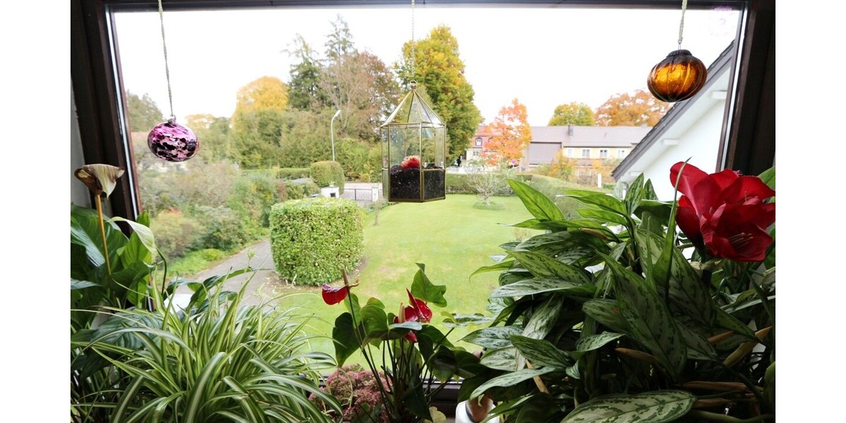 !! RARITÄT in SEENÄHE !! 4-Zimmer-WOHNUNG in Zwei-Familien-Haus * OG + DG mit Balkon + Garten * STA 4 zimmer