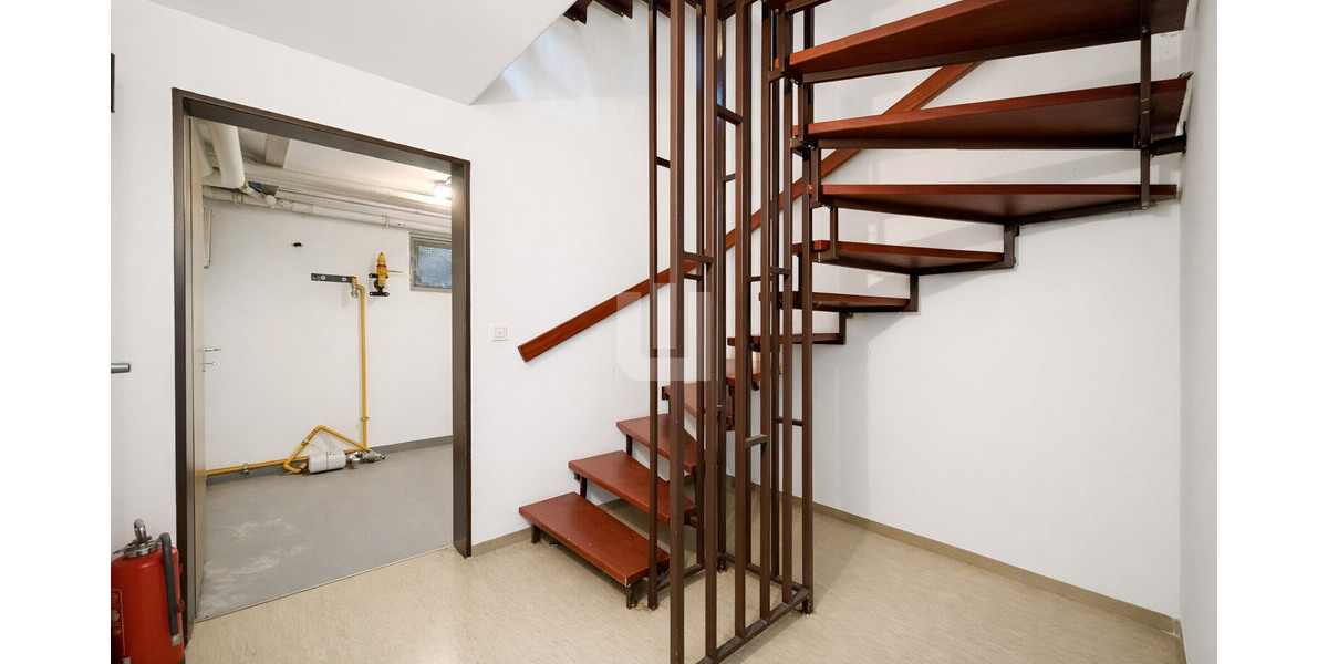 WINDISCH IMMOBILIEN - Renovierungsbedürftiges REH ideal für Familien in verkehrsberuhigter Straße - Reihenendhaus Olching | Angebot:25362370