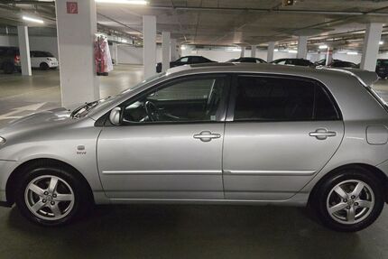 Toyota Corolla 141.000 km 5.950 &euro; München 81673