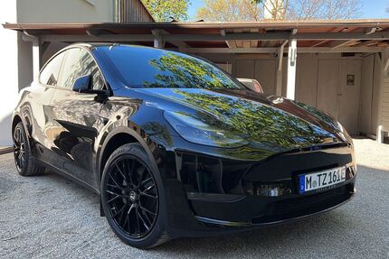 Tesla Model Y 62.000 km 33.950 &euro; München 80992