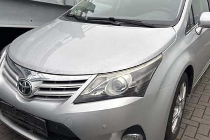 Toyota Avensis 231.000 km 6.400 &euro; München 81243