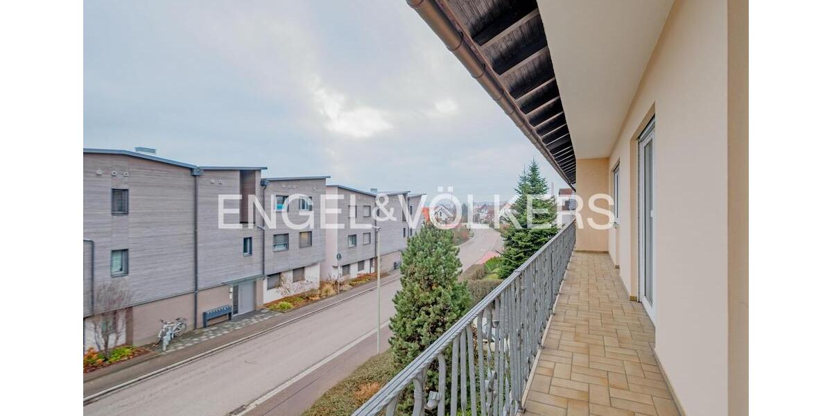 Sanierte, helle 4-Zimmer-Wohnung mit großer Wohnküche 4 zimmer