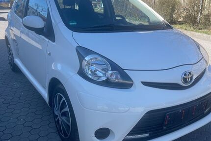 Toyota Aygo (X) 120.000 km 3.950 &euro; München 81735