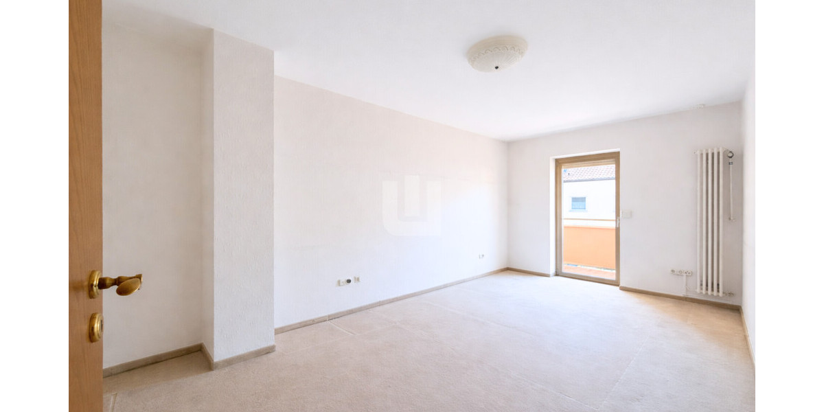WINDISCH IMMOBILIEN - Renovierungsbedürftiges RMH mit viel Potential in familienfreundlicher Lage - Reihenmittelhaus Olching / Geiselbullach Geiselbullach | Angebot:25852870