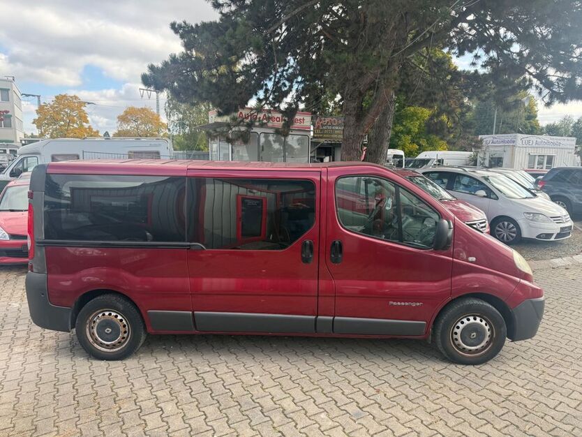 Renault Trafic 161.941 km 5.990 € München 81243
