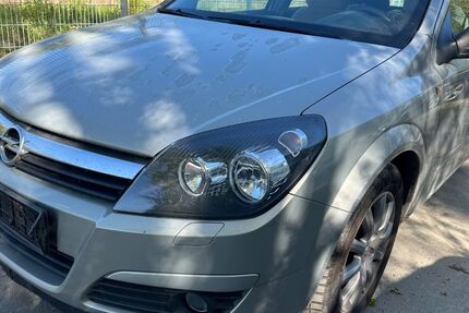 Opel Astra 111.654 km 1.999 &euro; München 81929