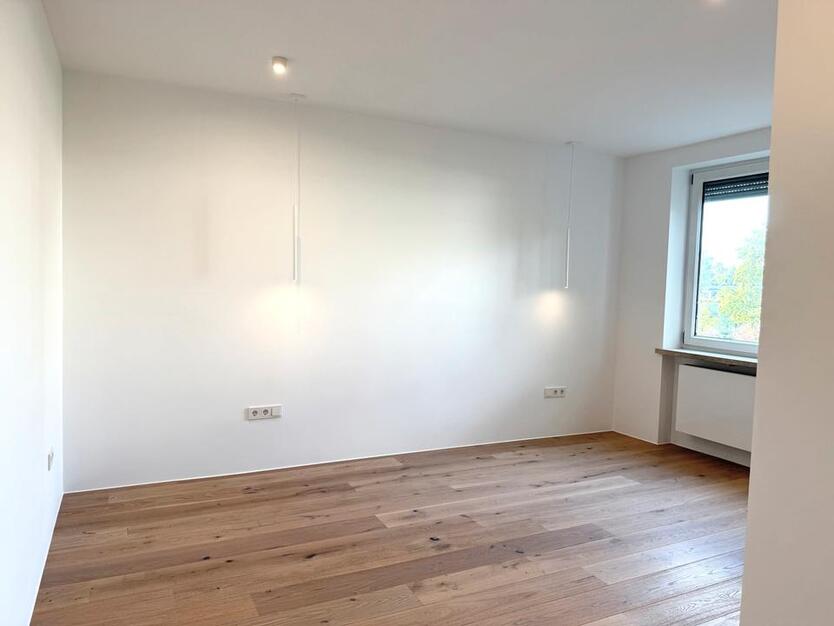 Top-sanierte 2,5-Zimmer-Wohnung in Solln mit Balkon- ohne Makler