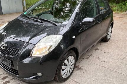 Toyota Yaris 155.000 km 3.300 &euro; München 81929