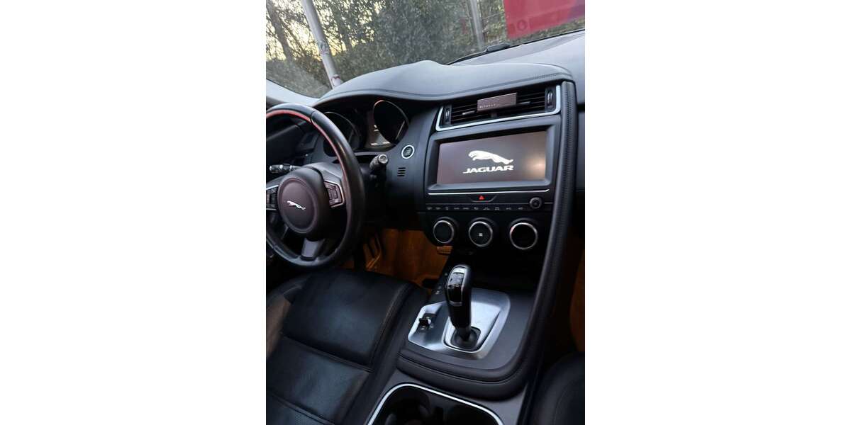 Jaguar E-Pace 107.000 km 18.000 &euro; München 81539