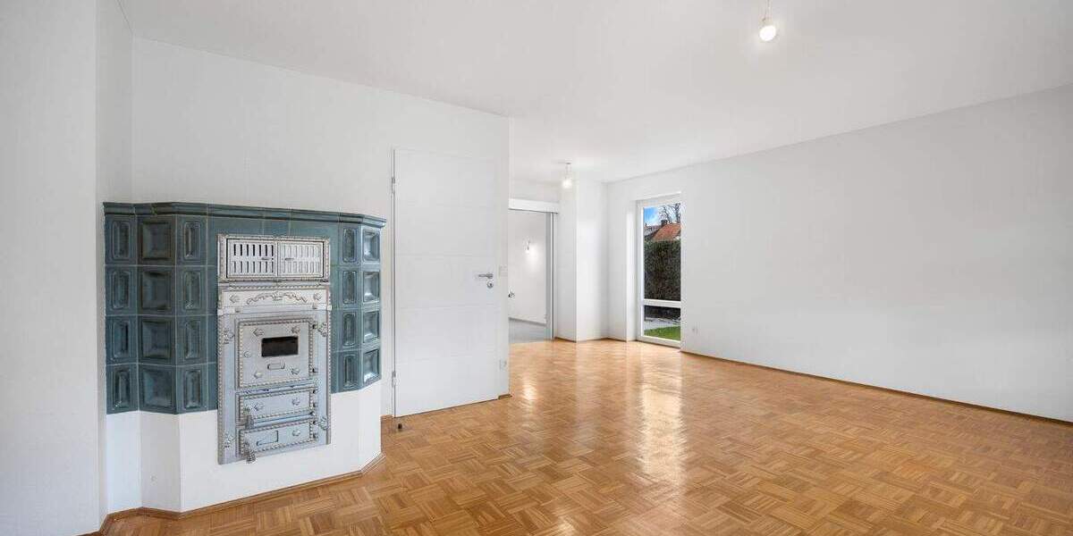 ROGERS: Erstbezug nach Modernisierung: Großzügiges Haus mit Wintergarten, Kachelofen und charmantem Garten 6 zimmer