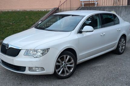 Skoda Superb 148.755 km 6.000 € Feldafing 82340