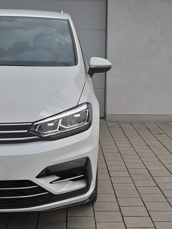 VW Touran 131.000 km 22.499 € Kirchheim bei München 85551