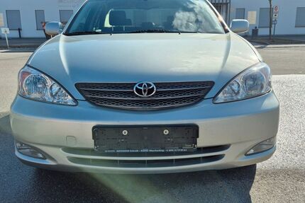 Toyota Camry 74.500 km 8.500 &euro; München 81545
