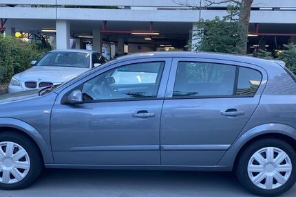 Opel Astra 90.000 km 2.700 &euro; München 80809