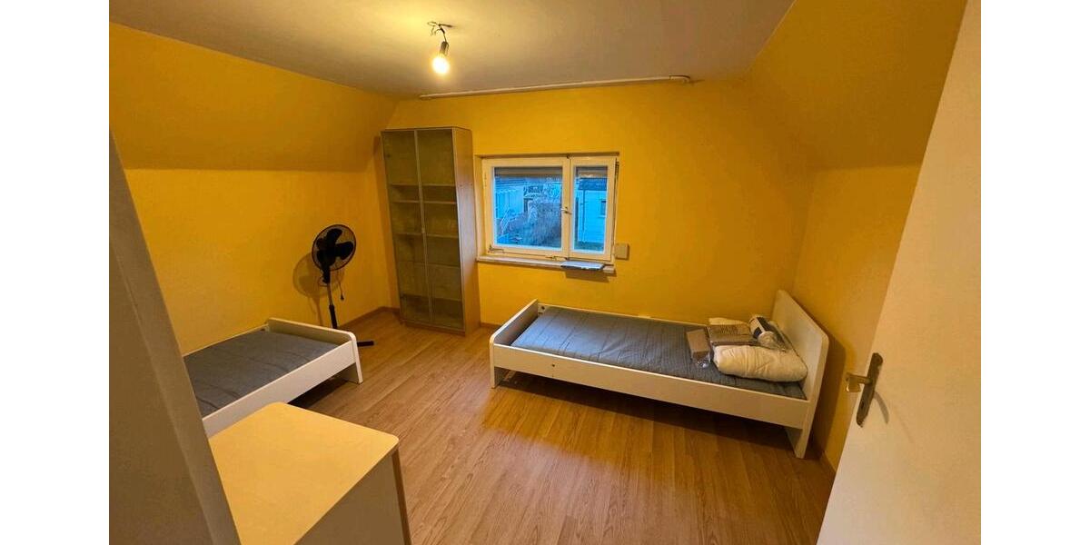 Haus Für MitarbeiterWgs Moosach 3 zimmer