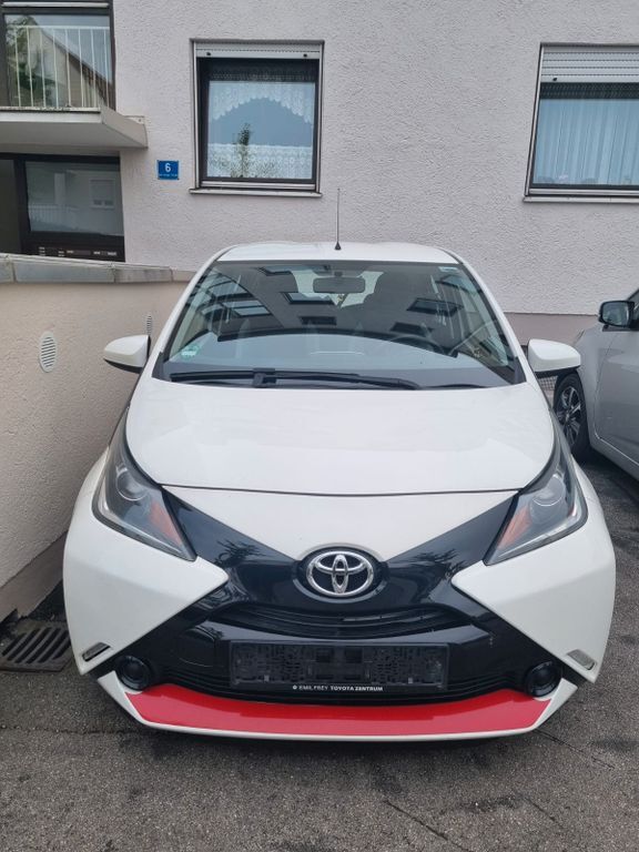 Aygo (X)