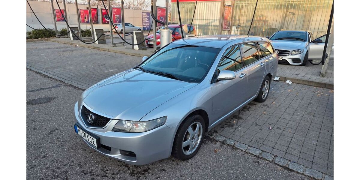 Honda Accord 172.000 km 2.500 &euro; München 81245
