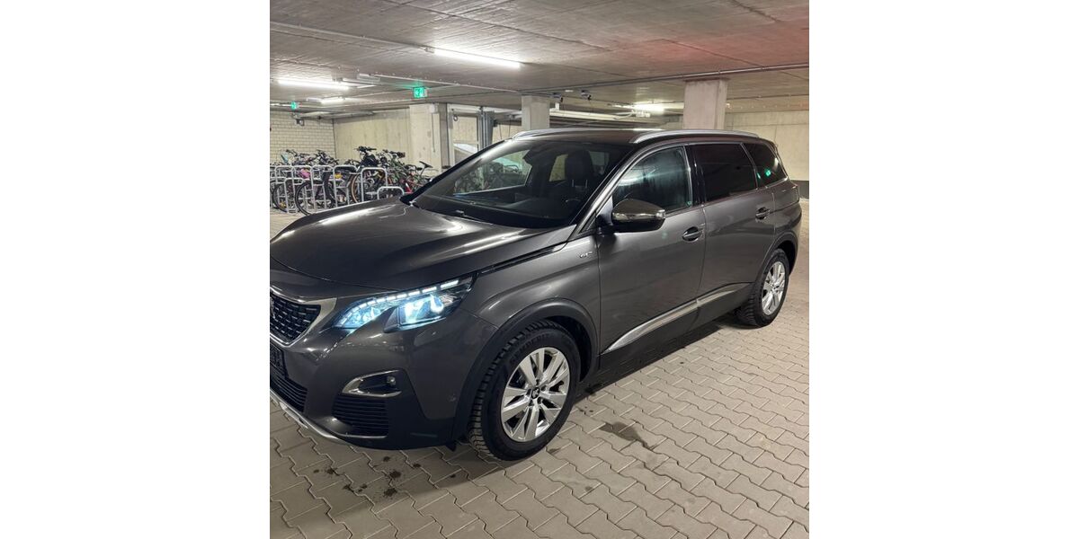 Peugeot 5008 135.812 km 18.900 &euro; München 81248