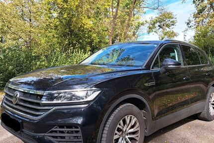 VW Touareg 124.600 km 32.500 € Olching 82140