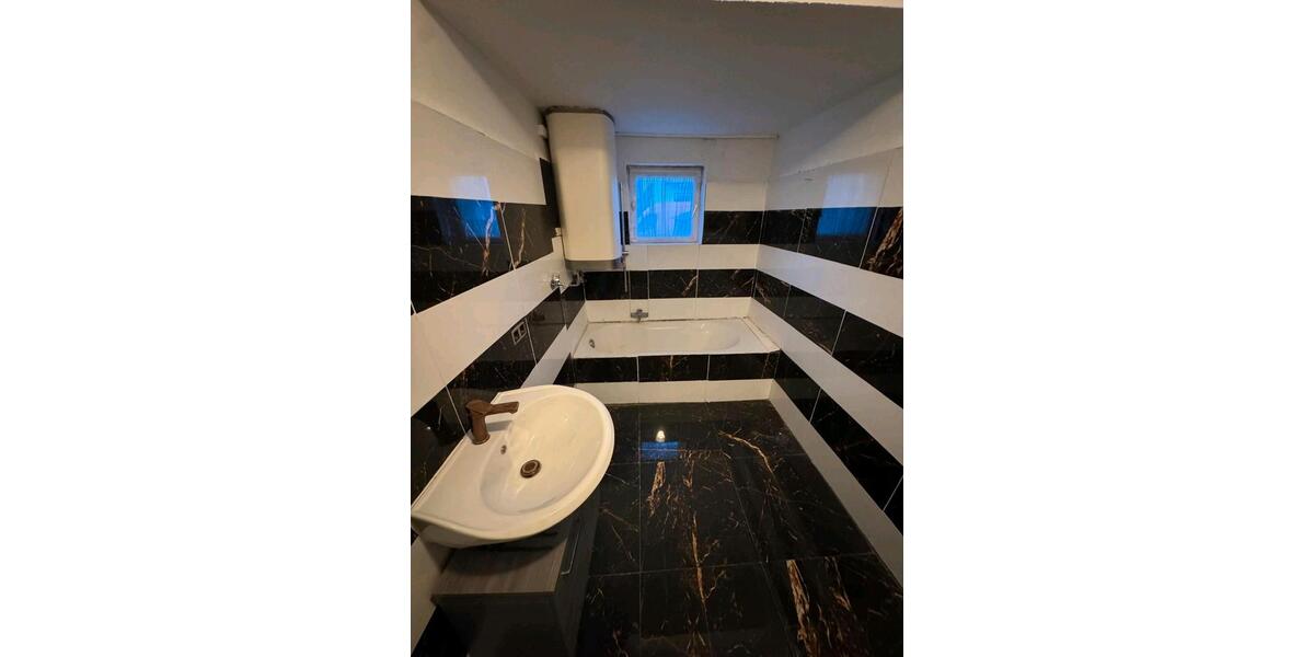 Haus Für MitarbeiterWgs Moosach 3 zimmer