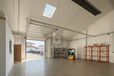 LKW-TAUGLICHE NUTZFLÄCHE -LAGERPRODUKTION 2 zimmer