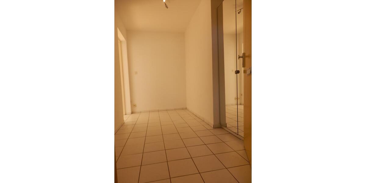 Helle schöne 2 Zim. Wohnung mit großem Balkon in Top Lage zu verk 1 zimmer