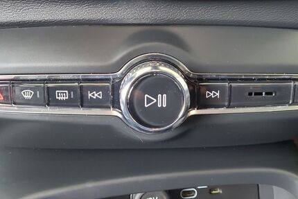 Volvo XC40 28.000 km 34.990 &euro; München 81825